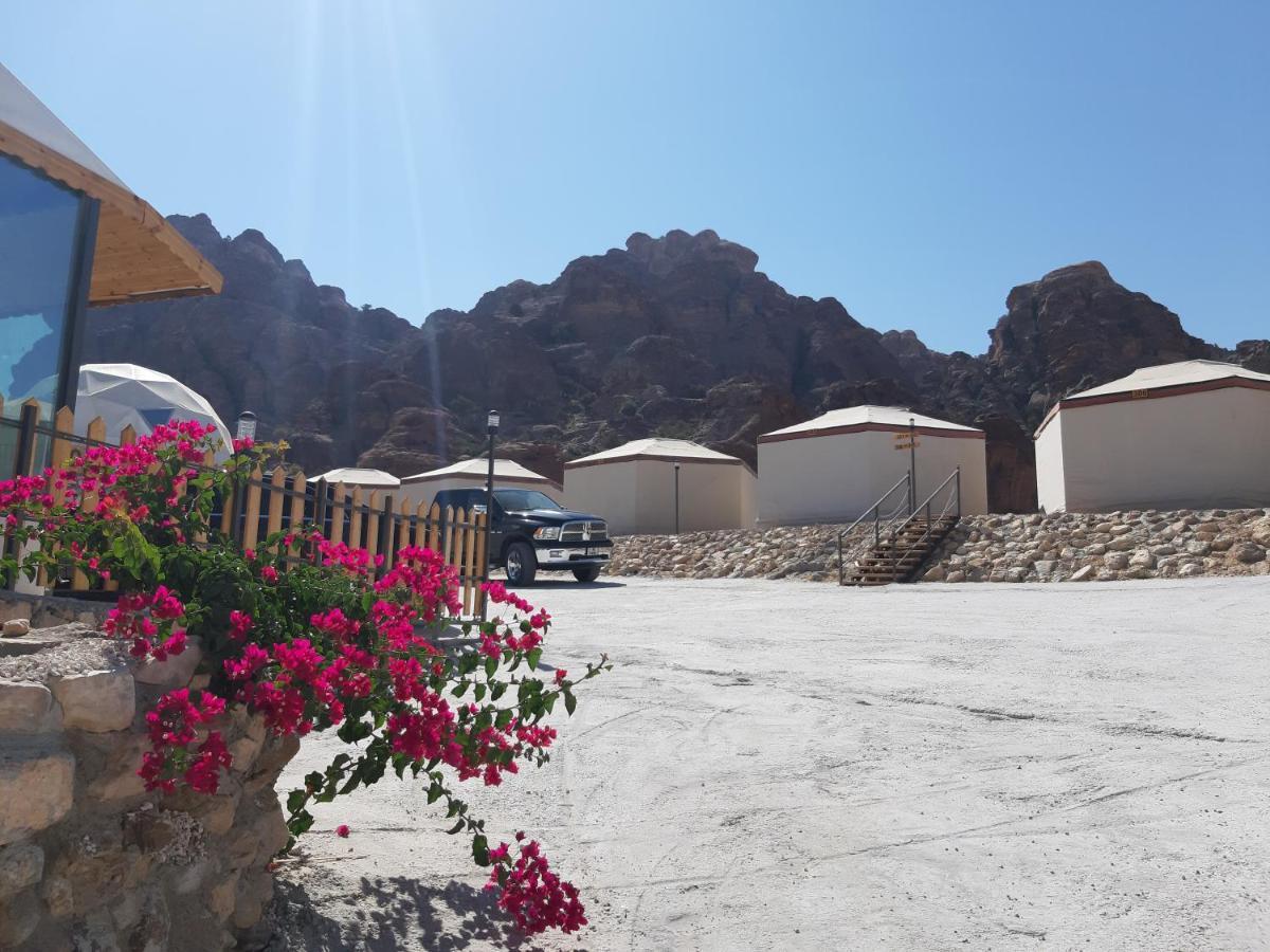 The Rock Camp Petra Hotel Wadi Musa Exterior foto